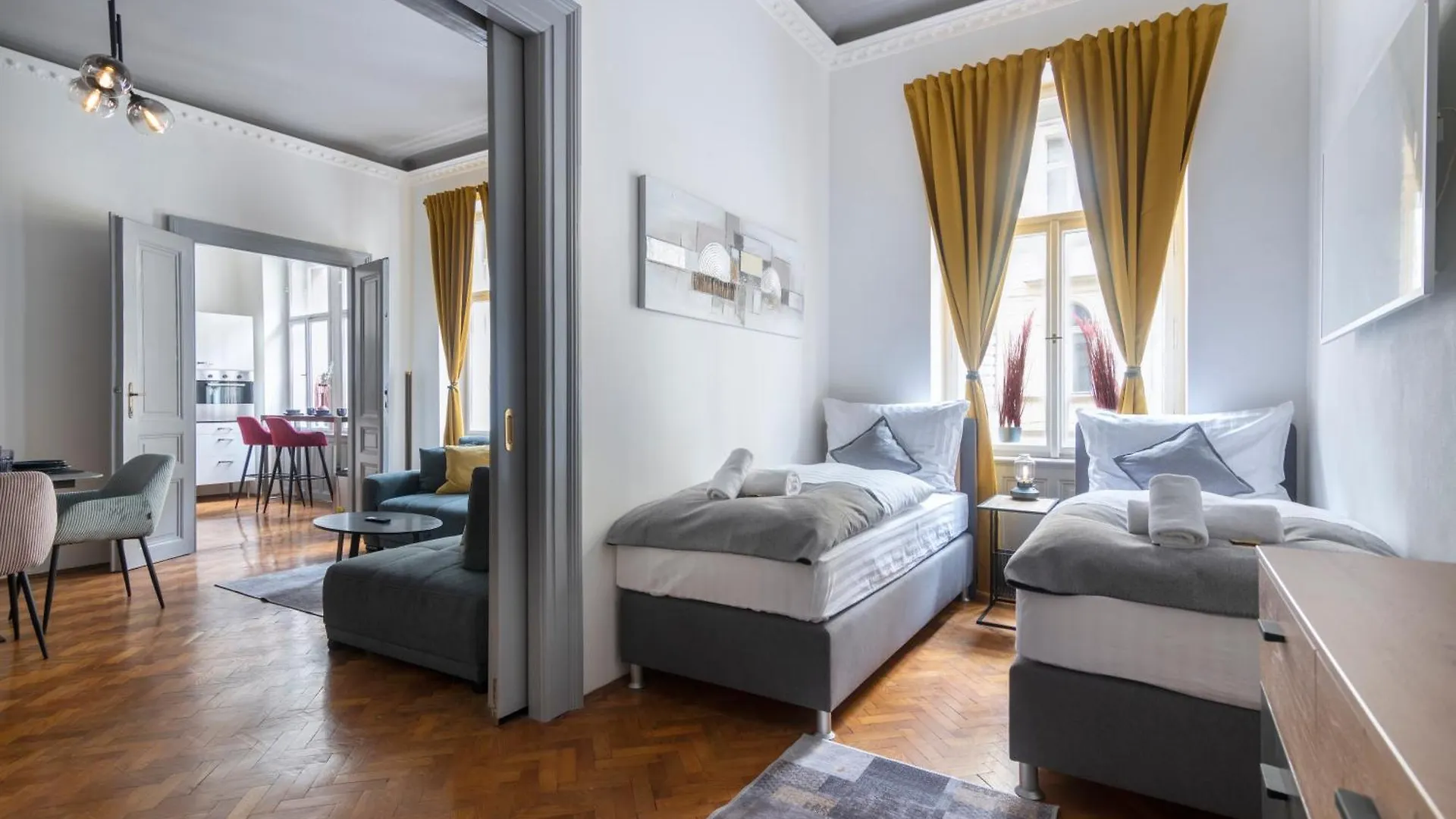 3 Bedroom Praga 0*,