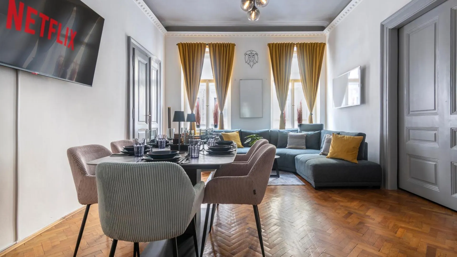 3 Bedroom Praga Apartament