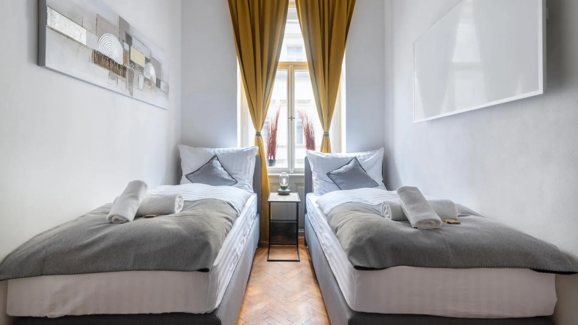 3 Bedroom Praga Appartamento